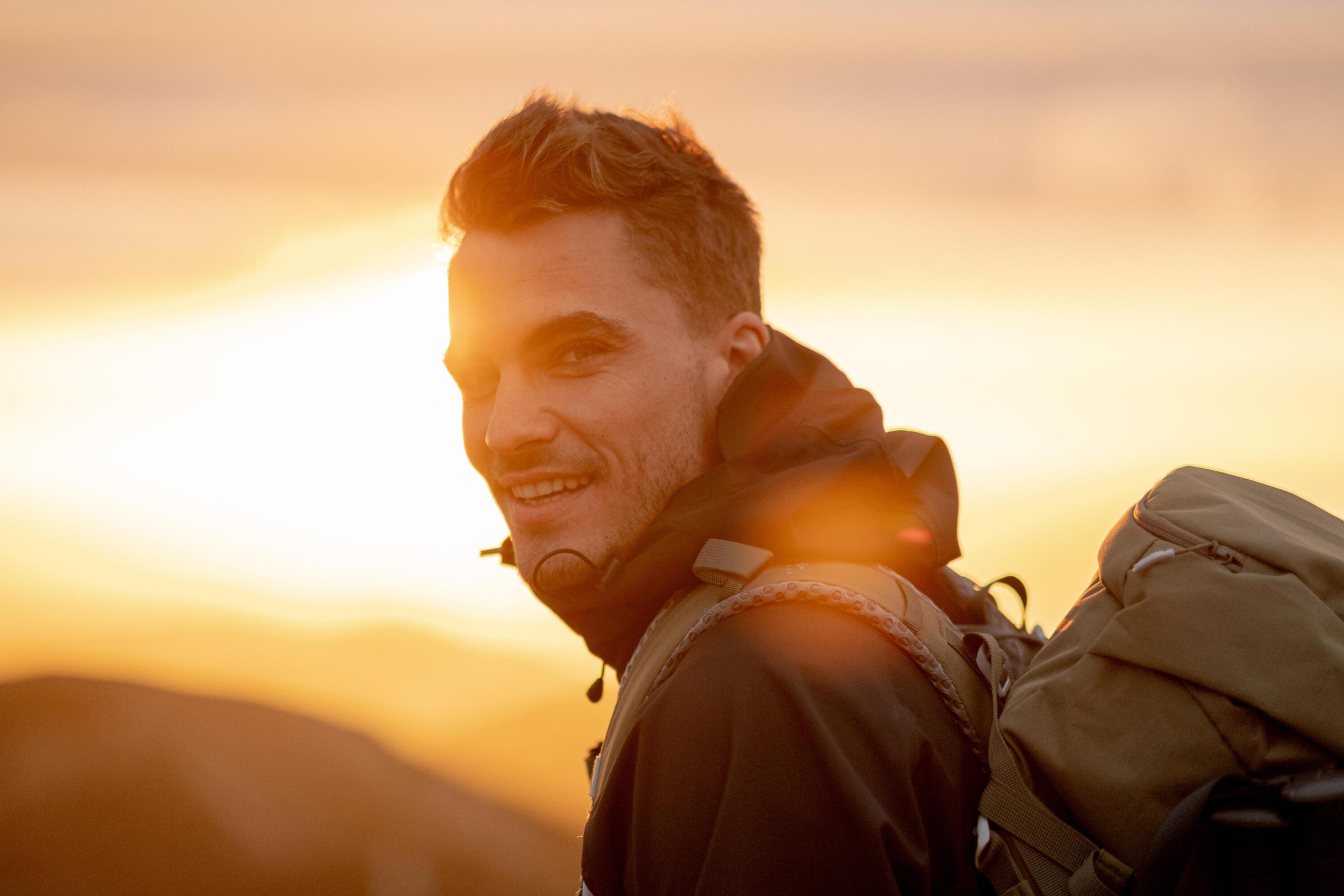 Quechua Men's MH500 Hiking Lightweight Waterproof Jacket - Image 28