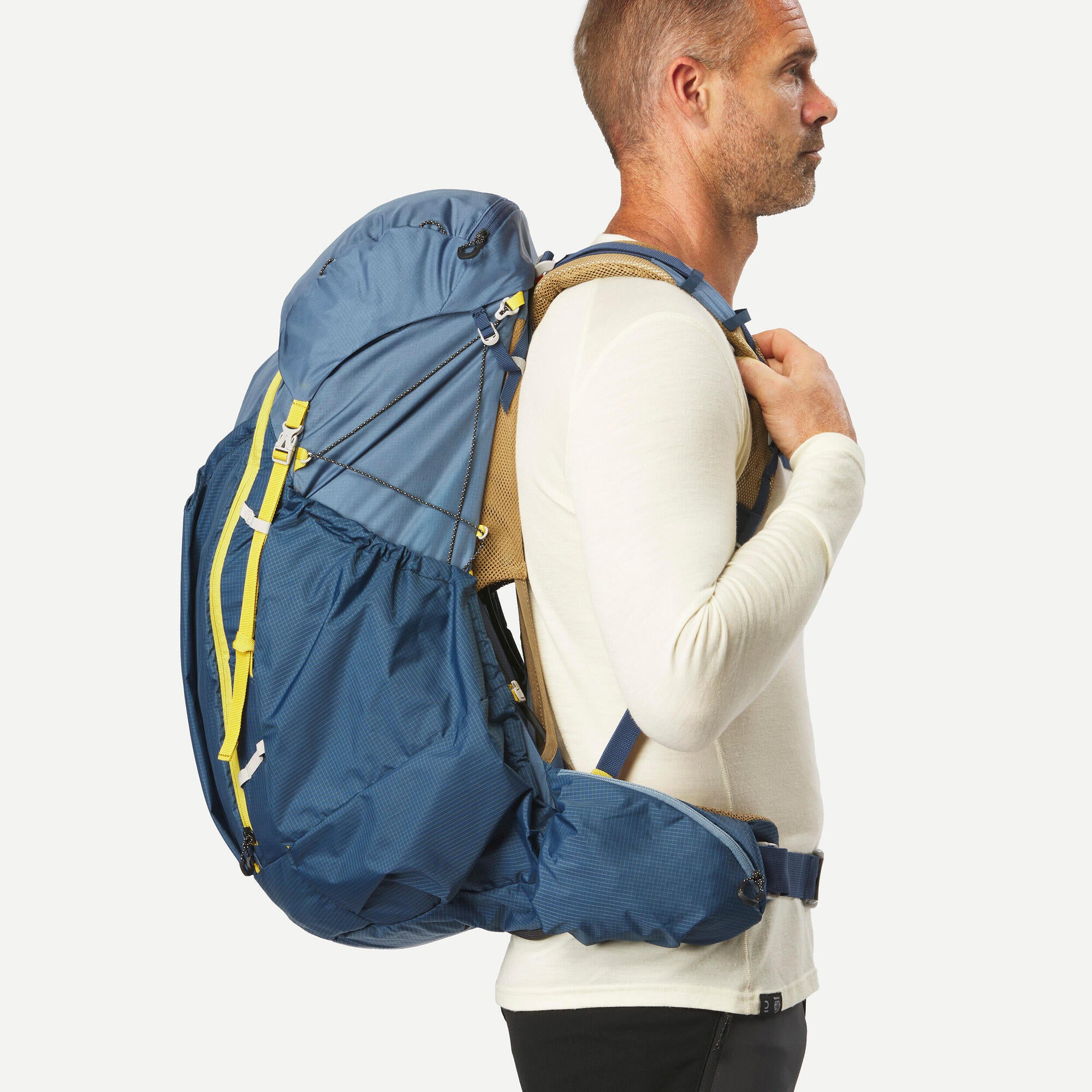 Forclaz Men's MT900 50+10 L Ultralight Backpacking Pack - Image 6