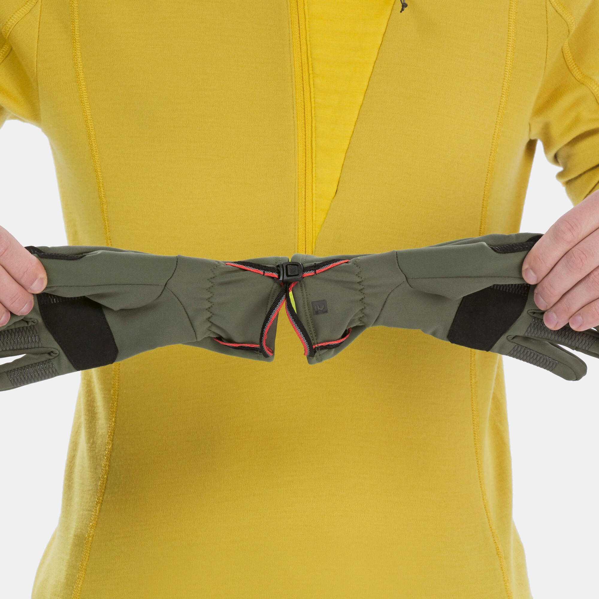 Forclaz Adult MT500 Touchscreen Stretch Backpacking Gloves - Image 9